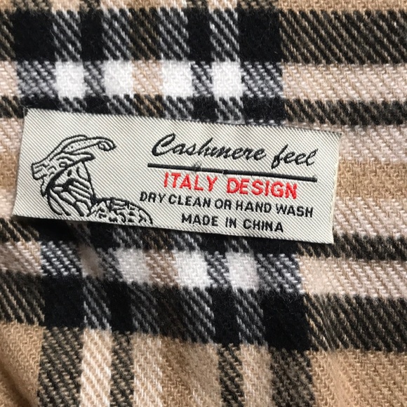 SCARF - Picture 2 of 3